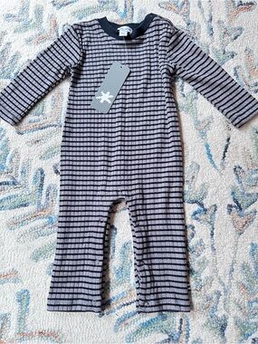 Splendid Baby Romper Onsie NWT size 3-6 months Black Grey Long Sleeve Soft